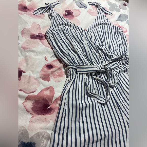 NWT Ambercrombie & Fitch V-Neck Belted Striped Romper Size XL - Picture 7 of 14